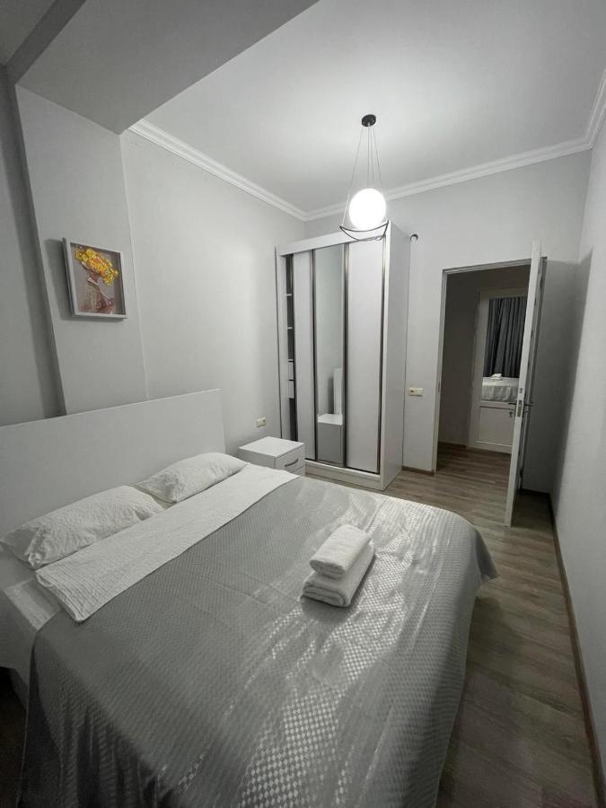 Apartment Gamsakhurdia Strret In Kutaisi Exterior foto